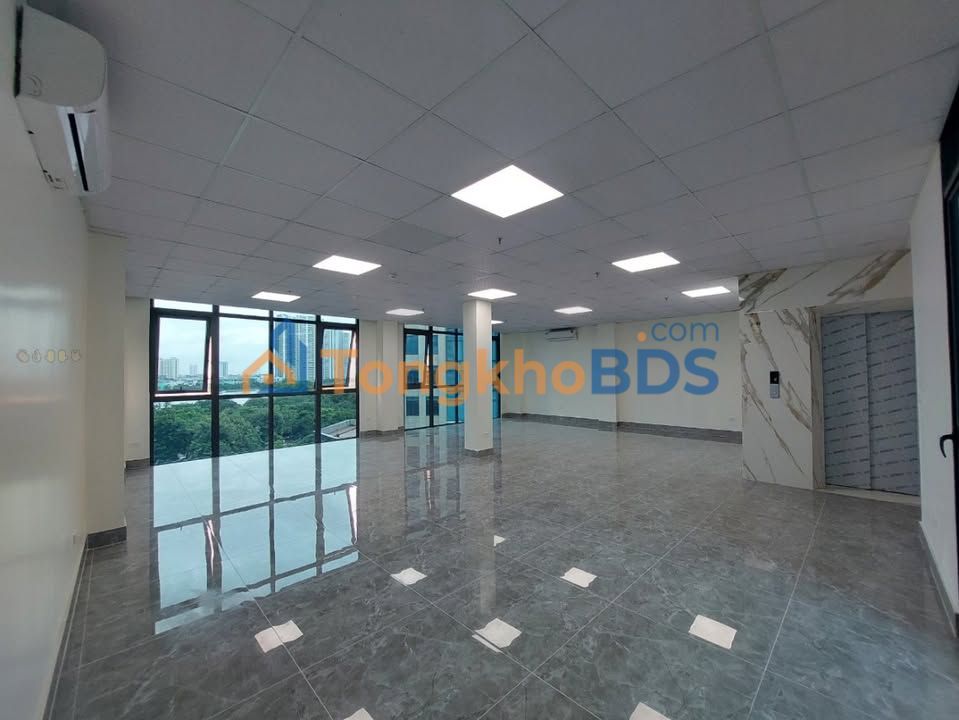 Văn Phòng Ngã Tư Sở 150m² - Vị Trí Vàng, Giá 20 Triệu/Tháng