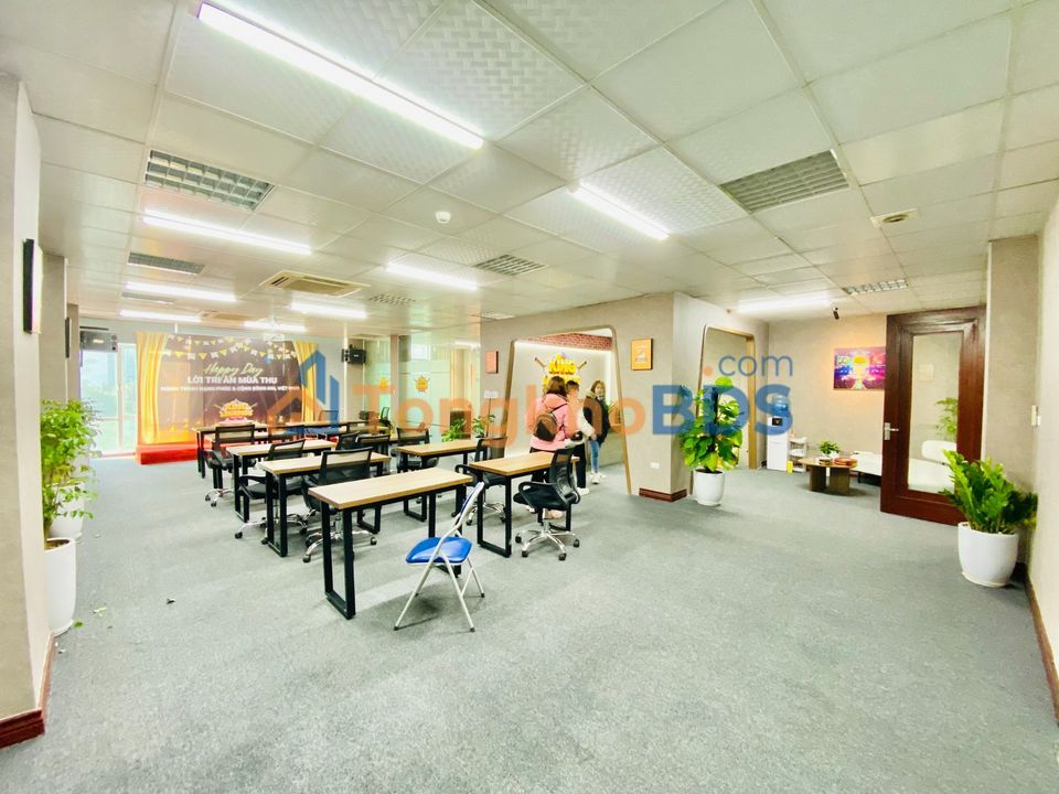 Văn phòng 120m² Nguyễn Tuân, Thanh Xuân - View Kính, Giá 20 Triệu/Tháng