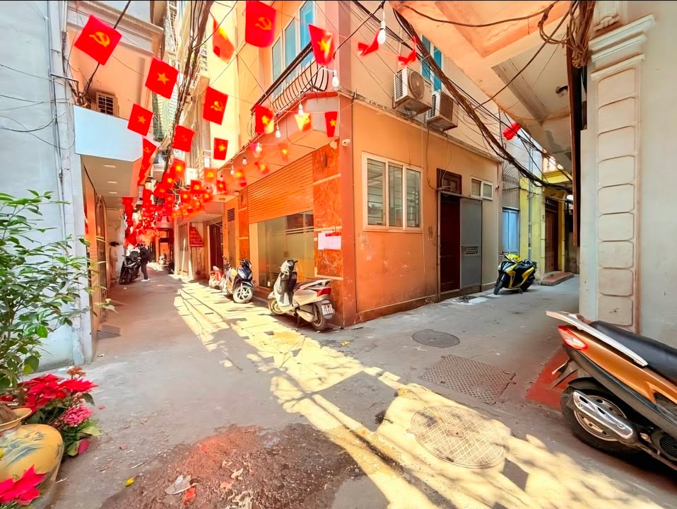 Nhà Lô Góc Minh Khai 40m² (4 Tầng) – Sẵn Sàng Sang Tên