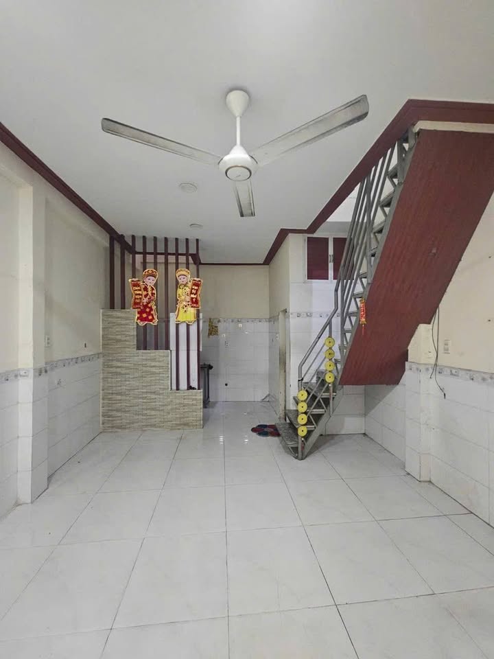 Cho thuê nhà 1 trệt 1 lầu HXH Đường số 9, Bình Tân - 4 triệu/tháng