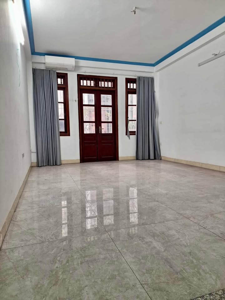 Cho thuê Nhà Liền kề Hàng Bè Hà Đông 200m² - Kinh doanh Đa ngành nghề