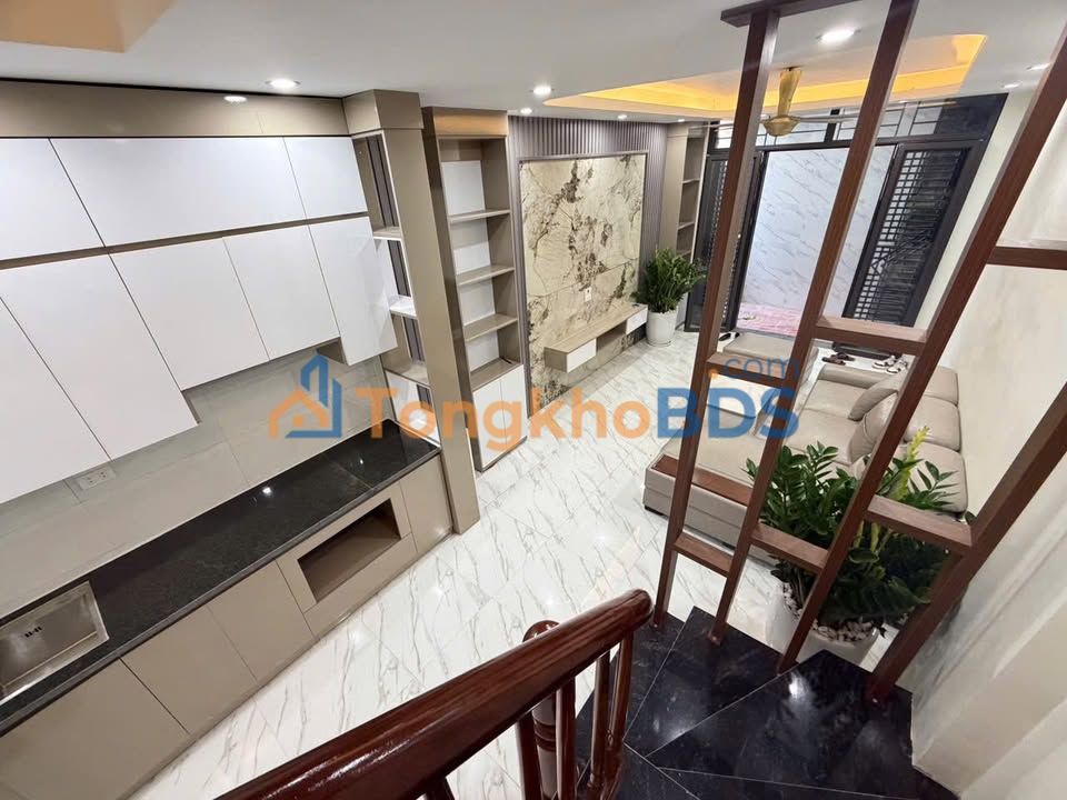 Nhà Nguyên Căn 5 Tầng 32m² Yên Nghĩa - Nội Thất Đủ - Giá 11 Triệu