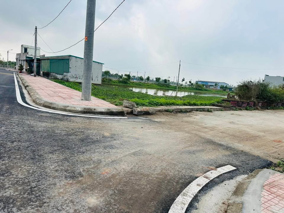 Bán đất nền góc 100m² tại Vũ Lăng, Tiền Hải - Sổ đỏ sẵn sàng