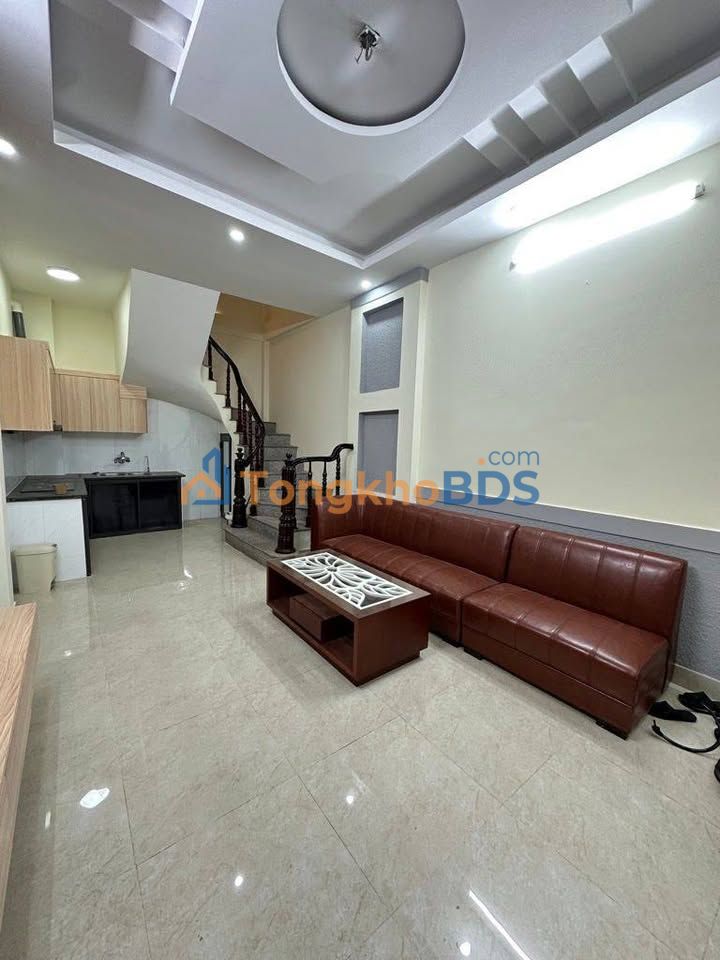 Nhà Hoàng Mai 30m², 5 Tầng, Giá 7 Tỷ - Sẵn Sàng Về Ở Ngay!