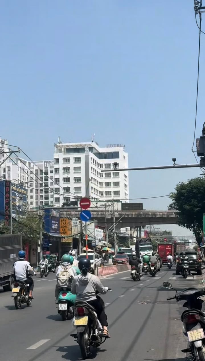 Nhà Mặt Tiền Huỳnh Tấn Phát Q7 - 8.1 Tỷ, Ngang 8m, 4 Tầng, SHR