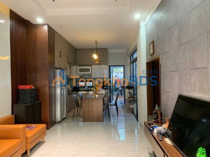 Nhà riêng Phùng Hưng Buôn Ma Thuột 241m² giá 3 tỷ - Chính chủ bán gấp