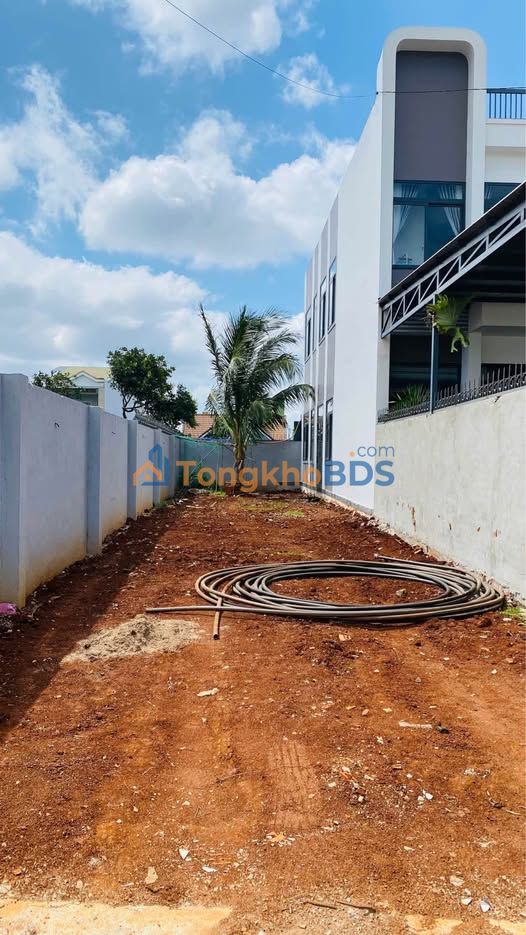 Đất Mặt Tiền Nguyễn Huệ, BMT - 140m² Sổ Đỏ Sẵn Sàng