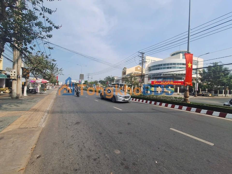 Đất nền Đồng Khởi, Bến Tre - 110m² - Sổ hồng đất ở, xây ở ngay