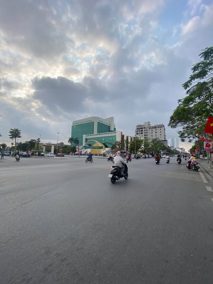 Nhà Mặt Tiền Lạch Tray, Hải Phòng - Kinh Doanh Đắc Lộc