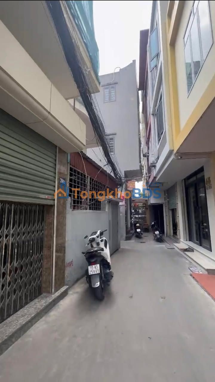 Bán Đất Hồ Sen, Q11 - 40m² Sổ Đỏ, Giá Chỉ 2.x Tỷ