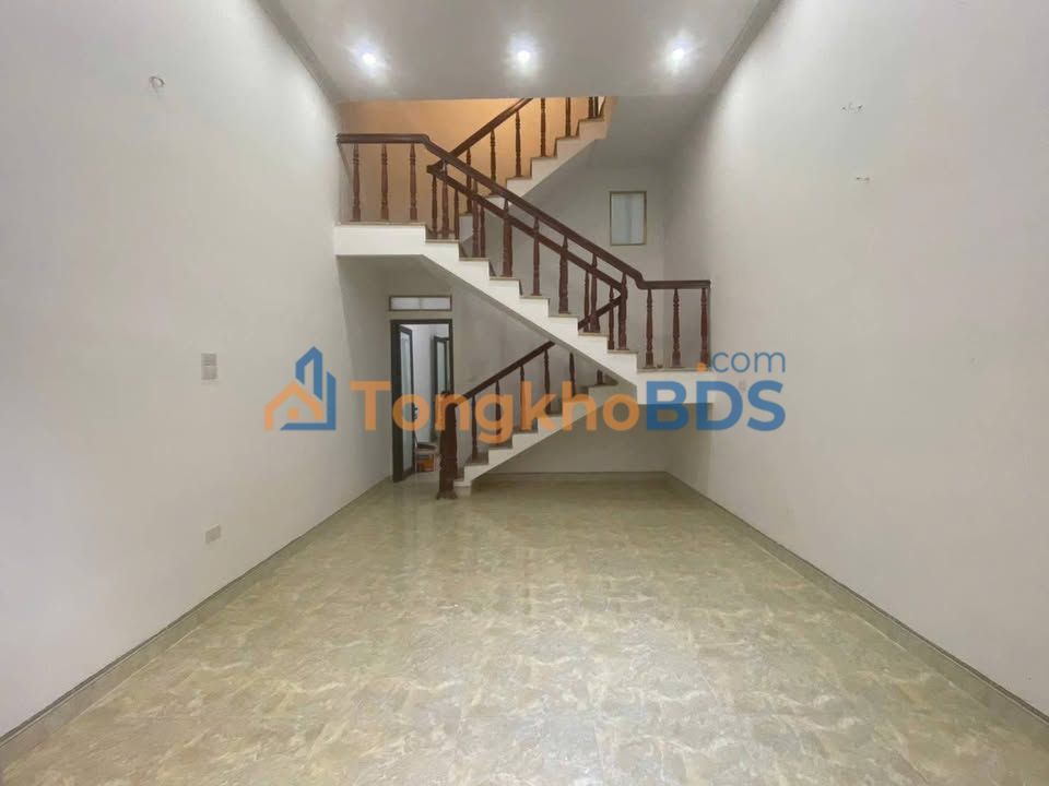 Nhà 2 Tầng Kiên Cố Nguyễn Viết Xuân, Ninh Bình - 56m² Sẵn Sàng Ở Ngay