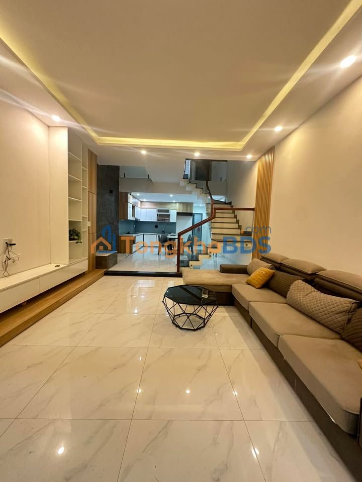 Nhà 3 tầng Nguyễn Thị Cận, Đà Nẵng - 105m² Full Nội Thất, Sân Xe Ôtô