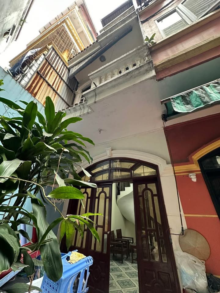 Nhà Phố Đào Tấn 33m² (3 Tầng) - Giá 8 Tỷ - Sẵn Sàng Ở Ngay