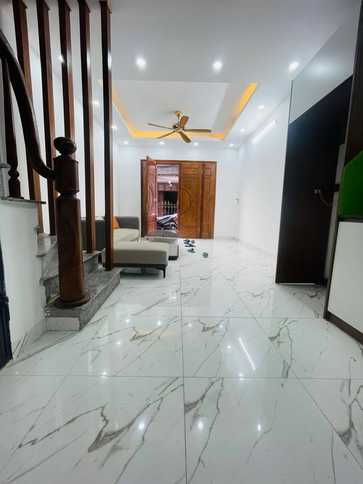 Nhà Lô Góc Phố Nhổn 30m² - 4 Tầng Full Nội Thất, Giá Hơn 5 Tỷ