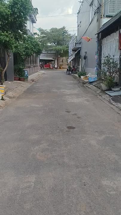 Nhà 1 Trệt 1 Lầu Hóc Môn 105m² - Sổ Hồng Riêng, Giá Tốt