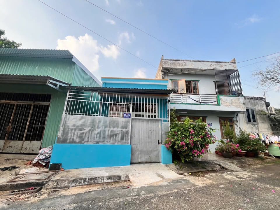 Nhà Sổ Đỏ Chính Chủ Đường 8m Xuân Thới Sơn, Hóc Môn - 1.85 Tỷ