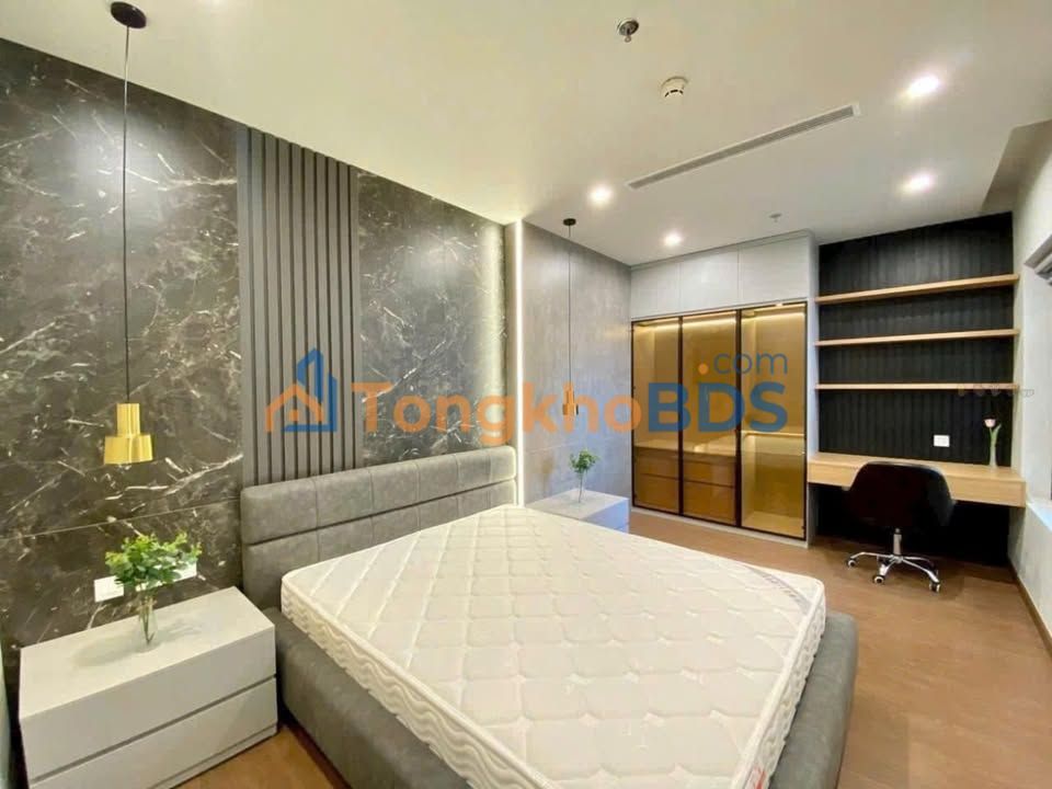 Cho thuê căn hộ Vinhomes Greenbay - View Hồ, Nội thất đủ, Giá tốt