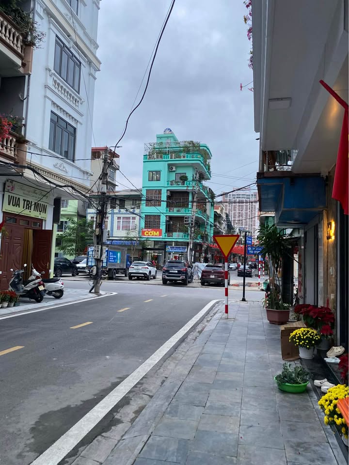 Nhà 3 Tầng Trung Tâm Hồng Hải - Kinh Doanh Sầm Uất