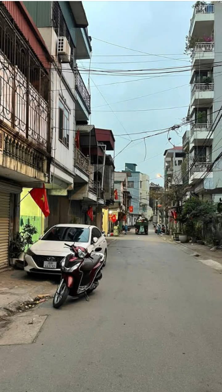 Nhà 2 Tầng Lô Góc Kinh Doanh Tốt, 50m² Đường 2 Oto Tránh Yên Viên - Giá Hơn 3 Tỷ