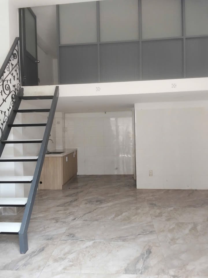 Mặt bằng kinh doanh Âu Dương Lân Q8 - 28m² có lửng, giá 7 triệu