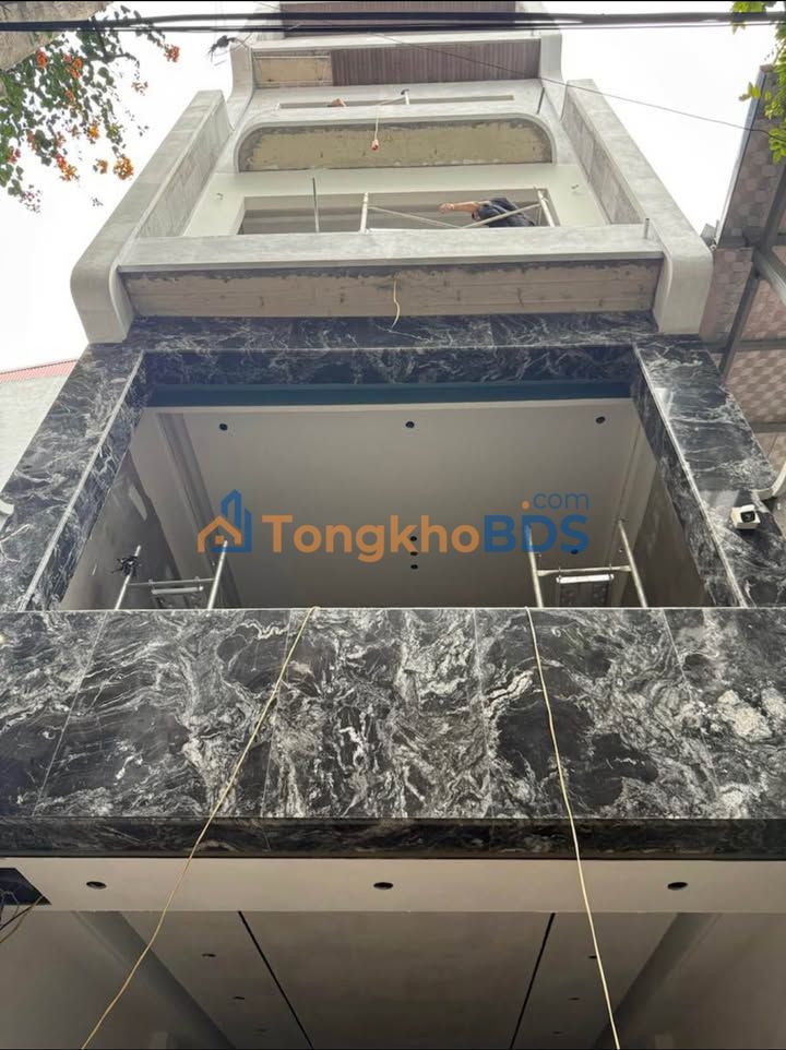 Nhà Mặt Tiền Nguyễn Văn Cừ, Long Biên - 55m², 7 Tầng Thang Máy, Kinh Doanh Đỉnh Cao - 21 Tỷ