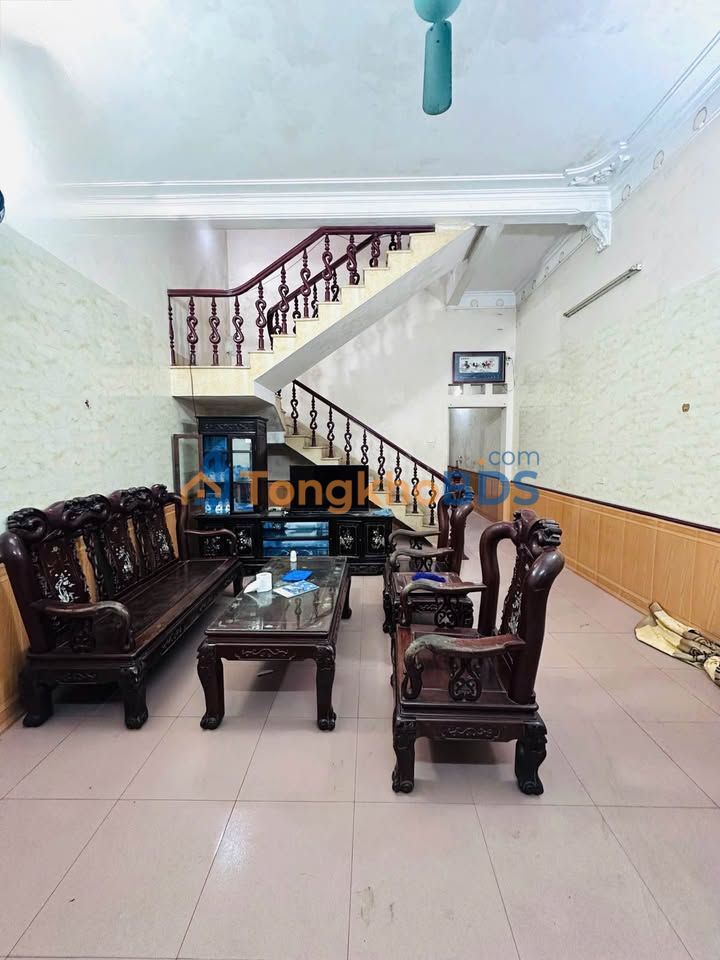 Nhà 3 Tầng Trần Nguyên Hãn, Yên Dũng - 3PN Đủ Đồ, Oto Đỗ Cửa