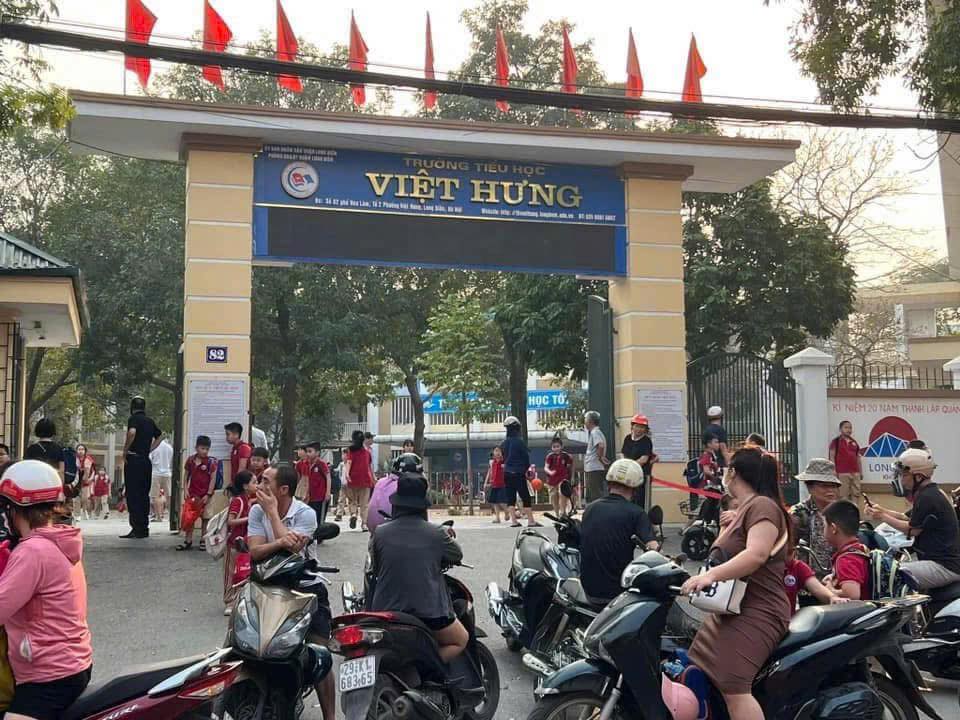 Cho thuê nhà 30m² có gác lửng tại Việt Hưng, Long Biên - Giá 3.2 triệu/tháng