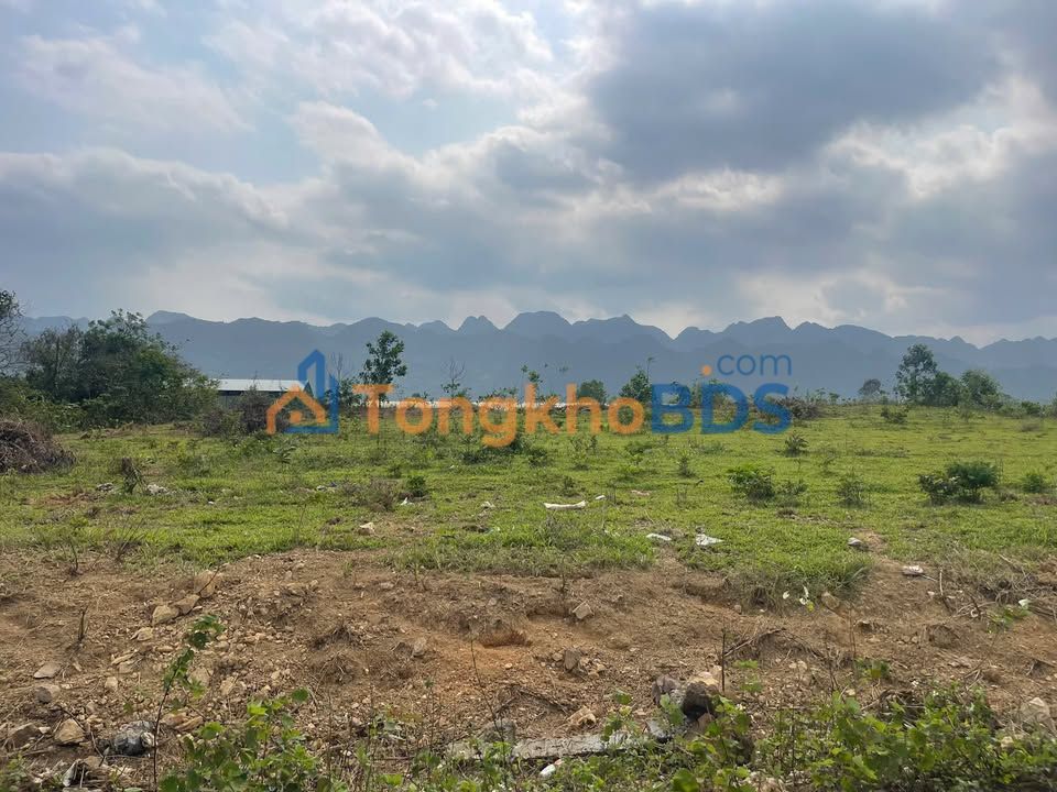 Đất Vàng Yên Thủy 1300m² Mặt Tiền Hồ Chí Minh 33m - Tiềm Năng Đầu Tư Vượt Trội