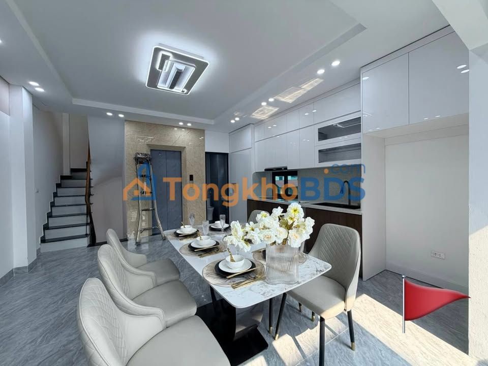 Nhà Lô Góc 6 Tầng Thang Máy Sơn Tây, Ba Đình - 42m² - 13 Tỷ