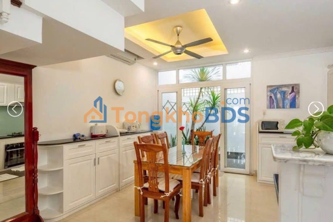 Cho thuê nhà 4 tầng mặt tiền Lê Thước, Đà Nẵng - 90m², sát biển Mỹ Khê