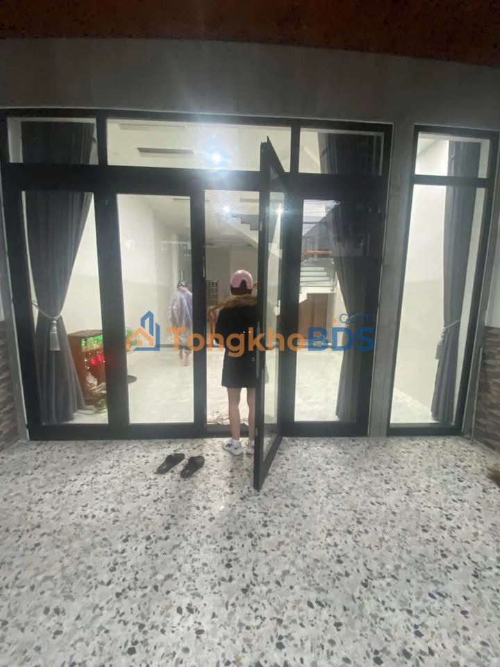 Nhà 3 Tầng MT Lê Phụ Trần, Sơn Trà - 75m², 4PN, Giá 15 Triệu/Tháng