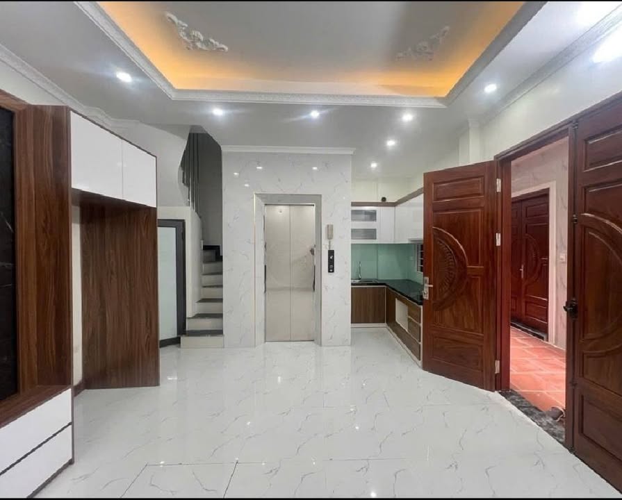 Nhà Thượng Cát 30m² 5 Tầng Thang Máy - Full Nội Thất Cao Cấp, Giá 6.2 Tỷ