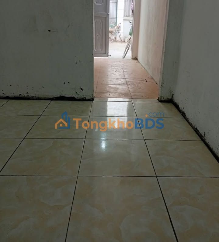 Cho thuê nhà C4 Liên Ninh, Thanh Trì 35m² - Ô tô đỗ cửa, tiện ích đầy đủ