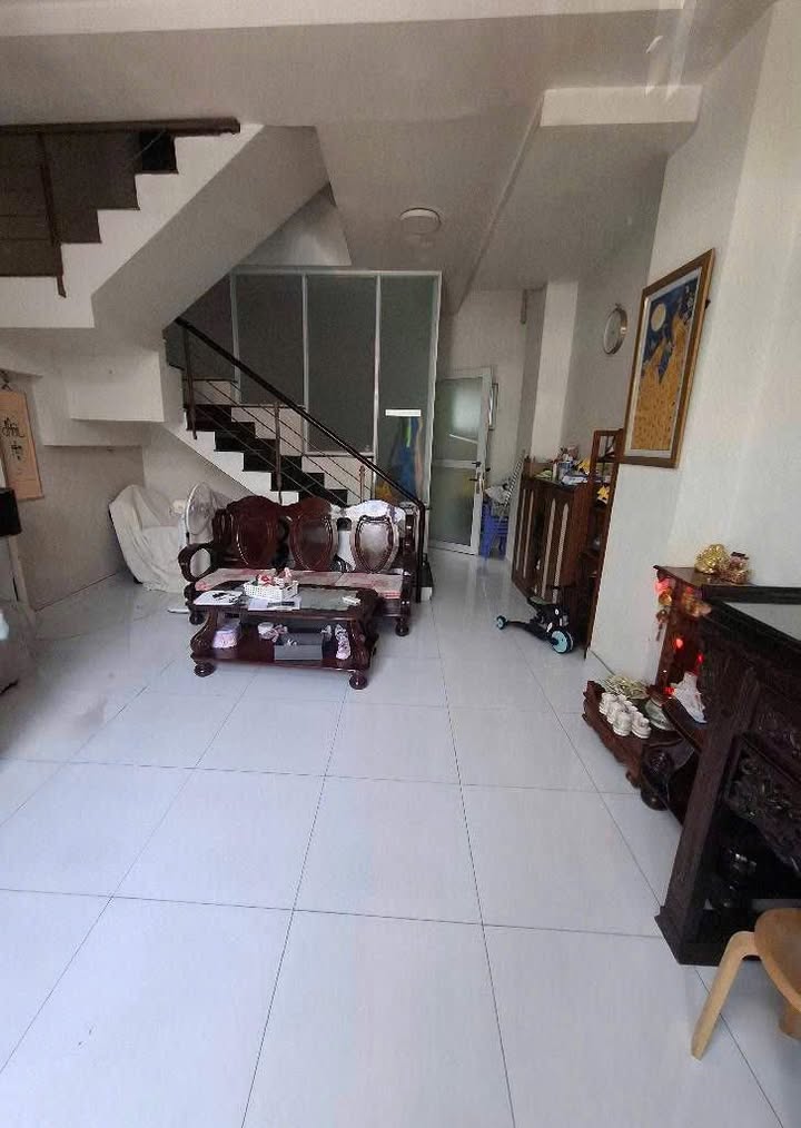 Nhà Phố Gò Cẩm Đệm Q11 - HXH 4m, 4PN, Giá 9 Tỷ