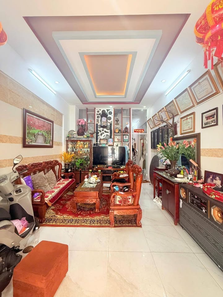 Nhà 4 Tầng Có Hầm Ô Tô HXH 8m Bình Tân - Giá Giảm Sâu 6 Tỷ