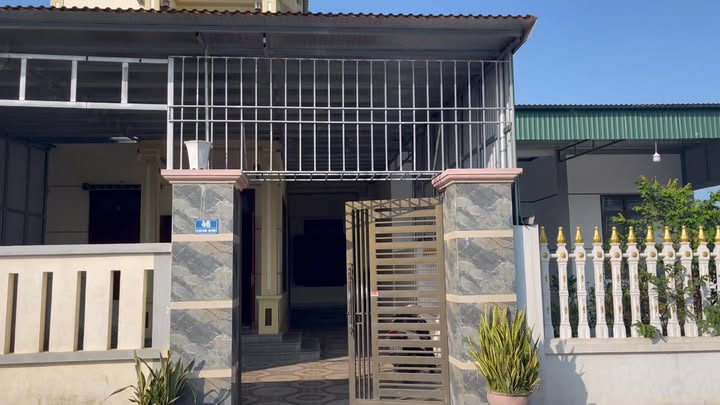 Nhà 2 Tầng Mặt Tiền Rộng 8m - 189m² Gần Biển Quảng Lưu, Thanh Hóa