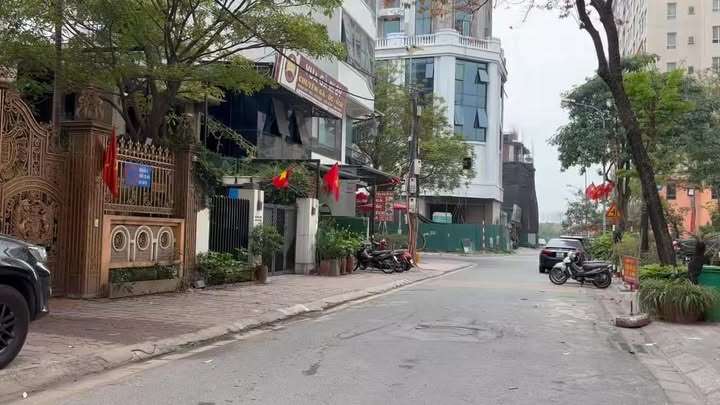 Bán đất Sài Đồng 175m² - Sổ đỏ phân lô, xây văn phòng/nhà đẹp