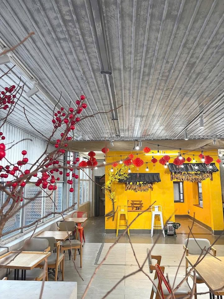 Cho thuê sân thượng 100m² Dĩ An - Lý tưởng cho lớp học, giá 7 triệu/tháng