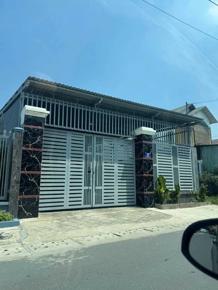 Nhà 240m² Phường Phú Mỹ, TDM - Giá 12 Triệu/Tháng, Kinh Doanh Tốt