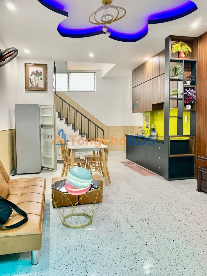 Nhà Lô Góc Phan Thanh 40m² - View Công Viên - Giá 3.x Tỷ