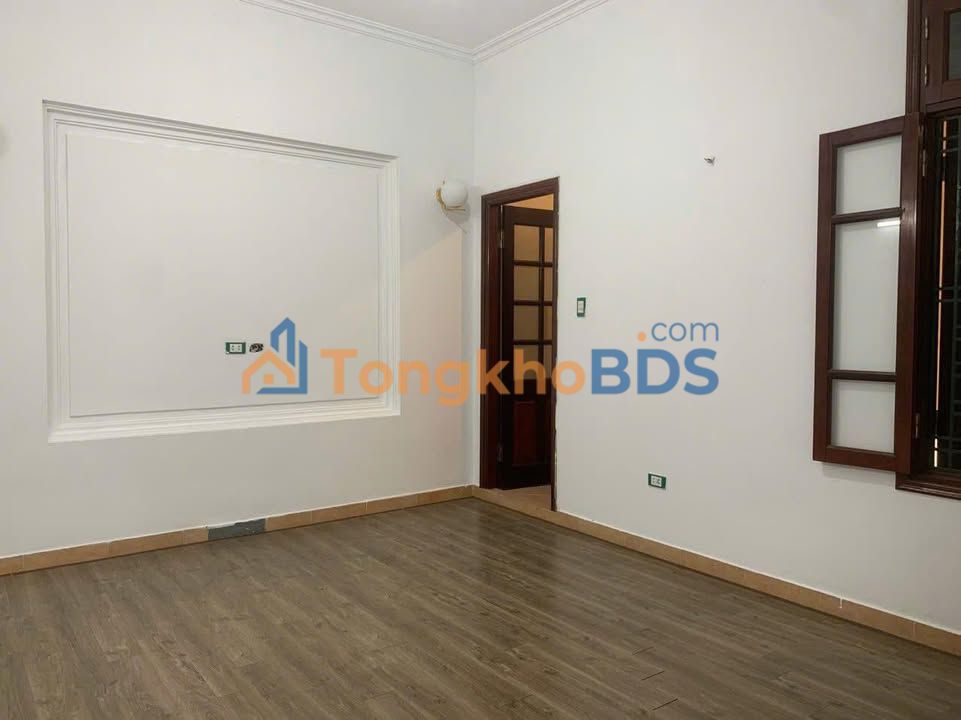 Văn Phòng Căn Góc Thoáng Sáng 22m² - Hoàng Cầu, Đống Đa - 4 Triệu/Tháng