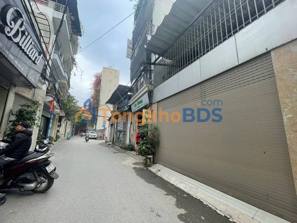 Mặt bằng kinh doanh 45m² Phố Trạm, Long Biên - Giá 6 triệu, 2 ô tô tránh