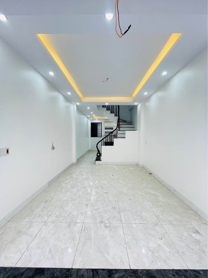 Bán Nhà 3 Tầng Trần Lãm, Thái Bình - 40m², 3PN, Sổ Đỏ