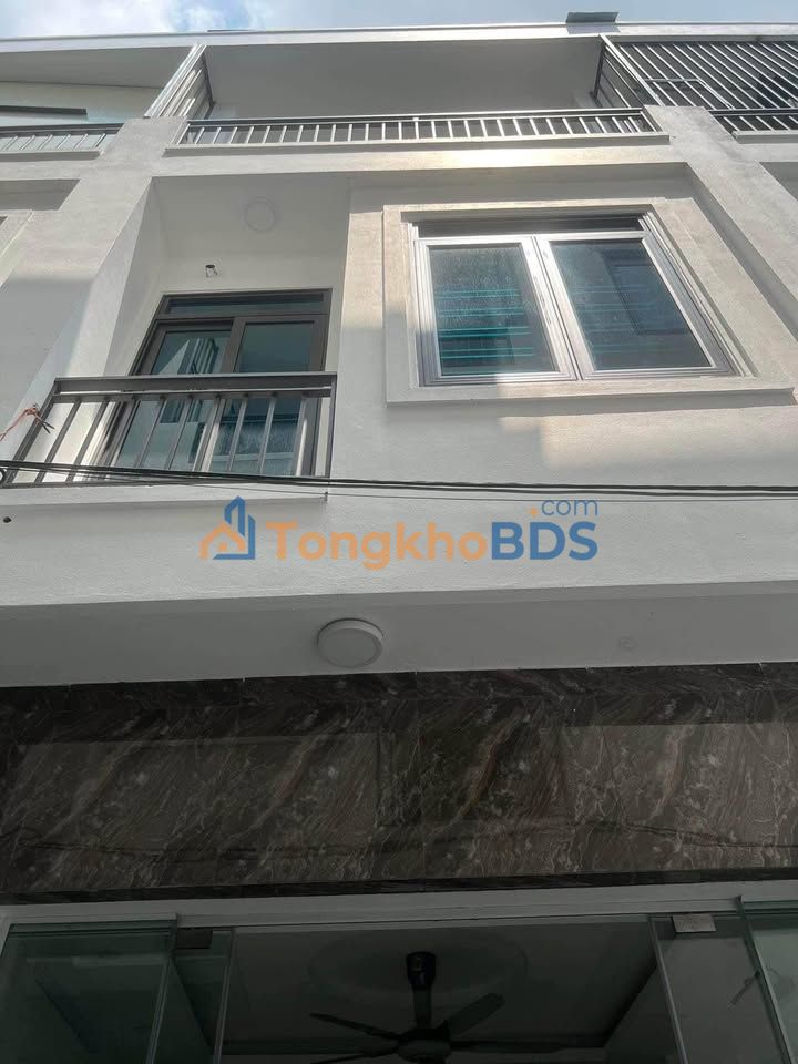 Nhà 3 Tầng Ngõ Phố Quyết Thắng - 40m² Giá Tốt F0