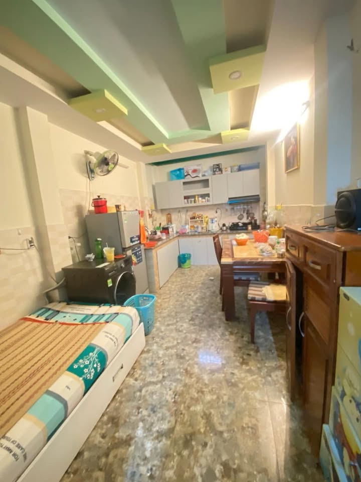 Nhà 3 Tầng Hẻm Xe Tải Trần Bình Trọng, Bình Thạnh - 50m², 4PN, Giá 5 Tỷ