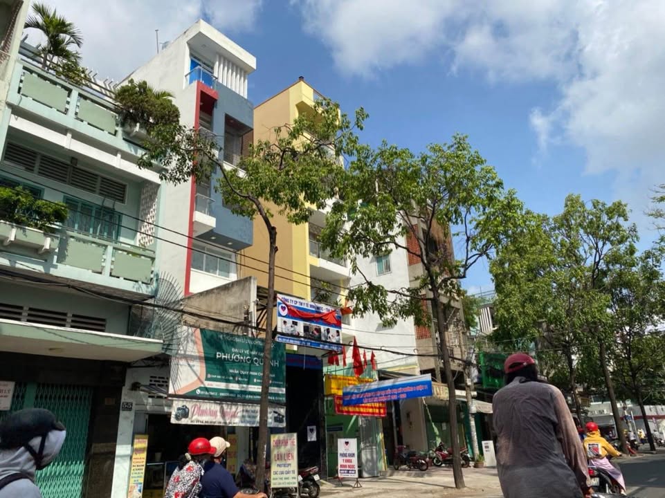 Nhà Mặt Tiền Lê Đại Hành Q11 - 18.5 Tỷ - Kinh Doanh Đắc Địa