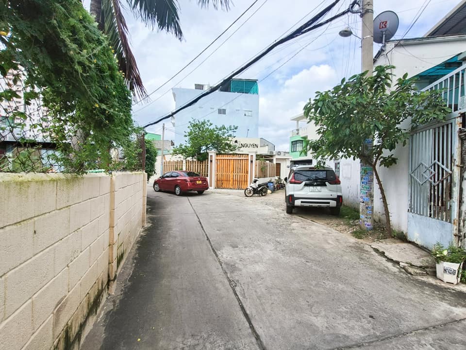 Bán gấp Nhà 3 Tầng MT Kha Vạn Cân, Thủ Đức - 352m², Sân Đậu 8 Xe Hơi, Giá 16.5 Tỷ