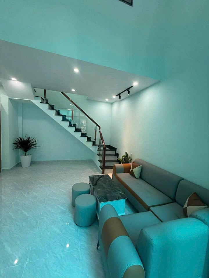 Nhà Phố Quận 12 - 42m², 2PN, Xe Hơi Vào Nhà, Giá 3.39 Tỷ