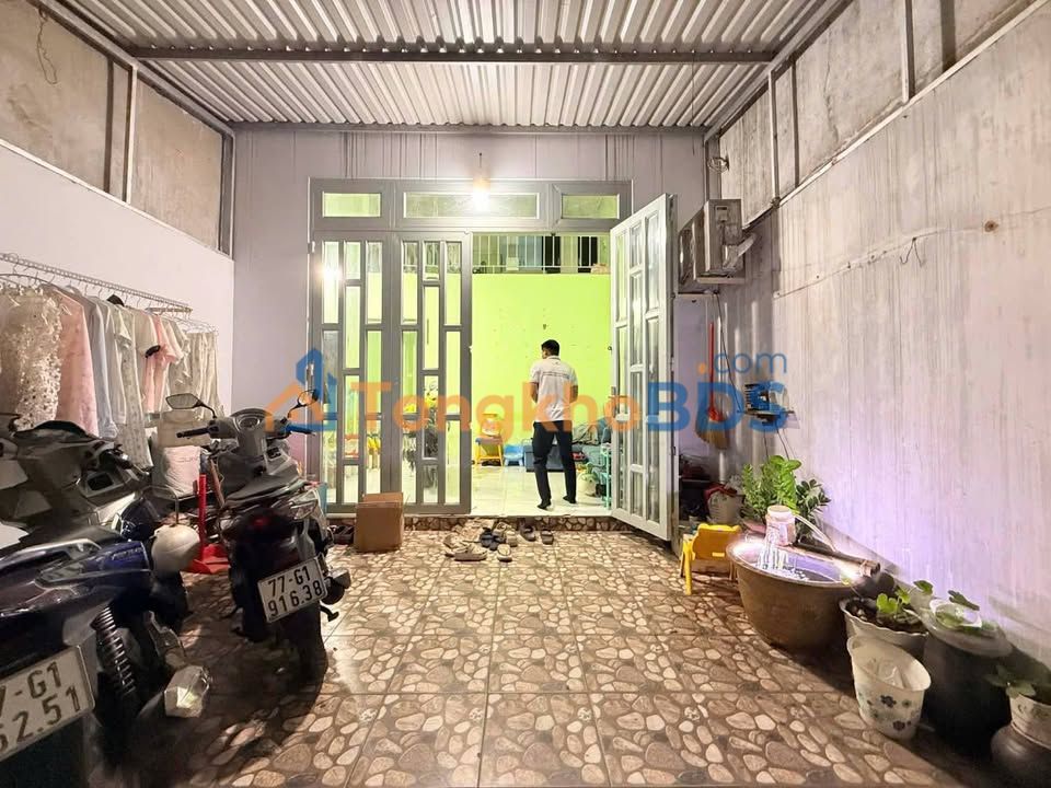 Bán Nhà Mặt Tiền Trường Chinh, Q12 - 61m² - 3.35 Tỷ - Dân Cư Hiện Hữu