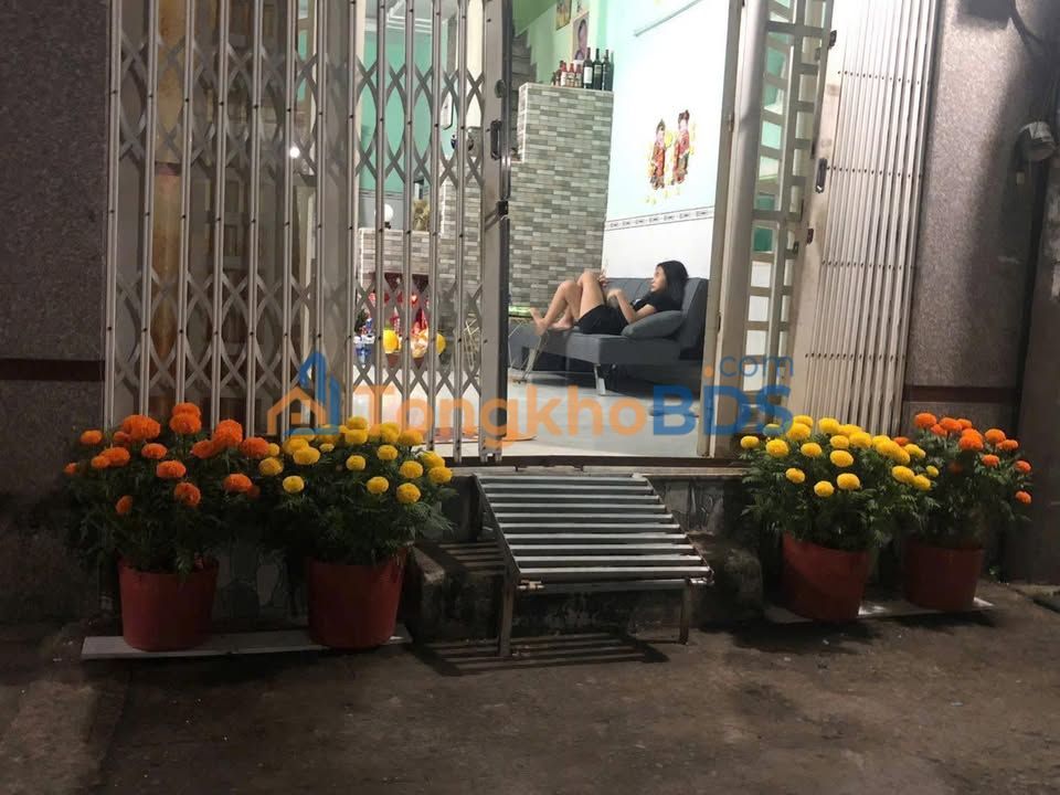 Nhà Hẻm Thông Xe Tải Bình Chánh - Sổ Hồng 3.2 Tỷ, 36m²